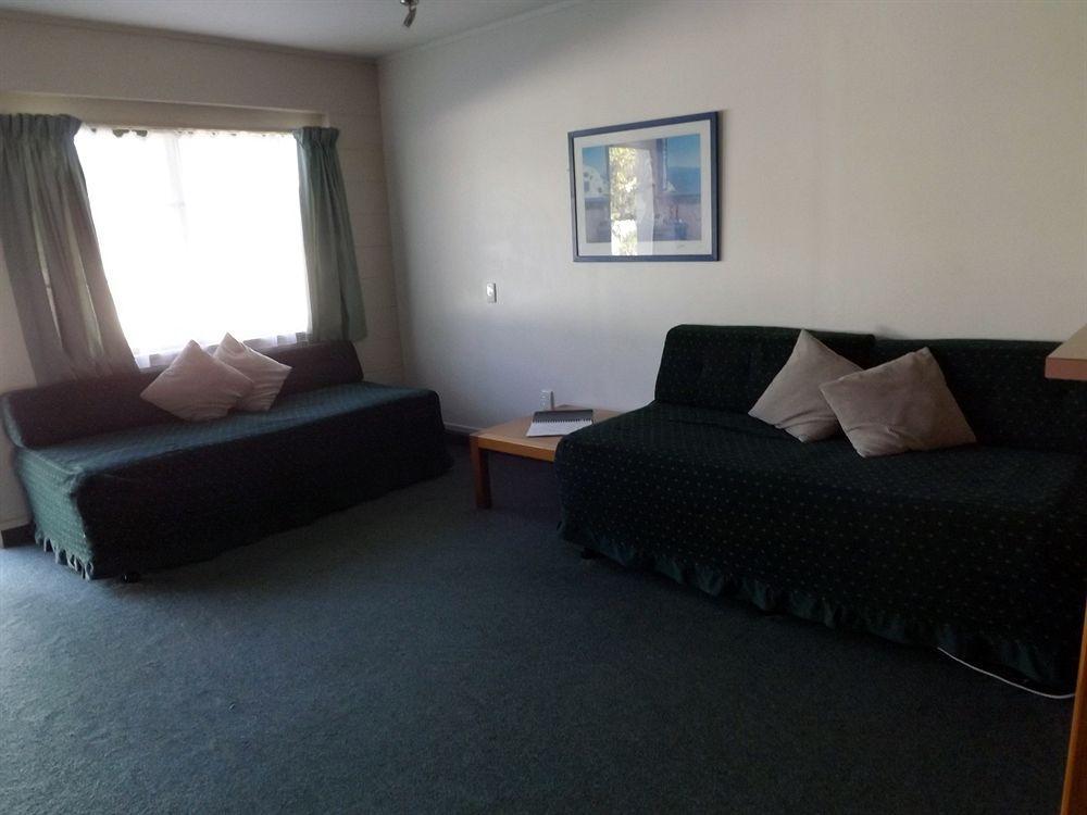 Karaka Tree Motel Таупо Экстерьер фото