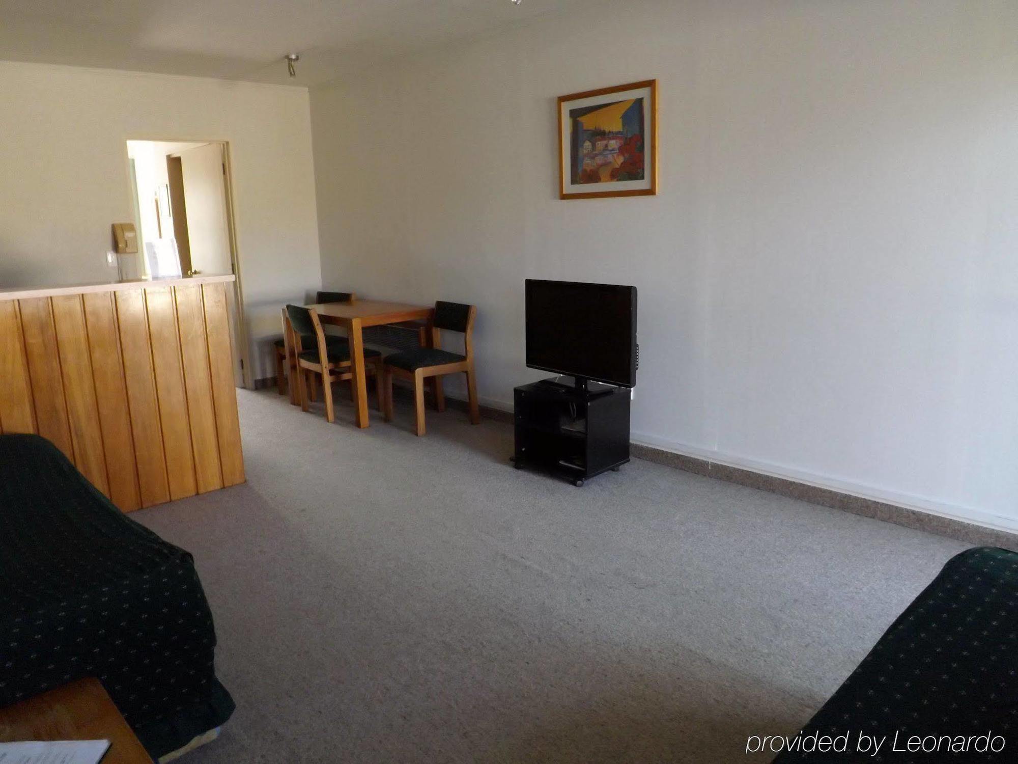 Karaka Tree Motel Таупо Экстерьер фото