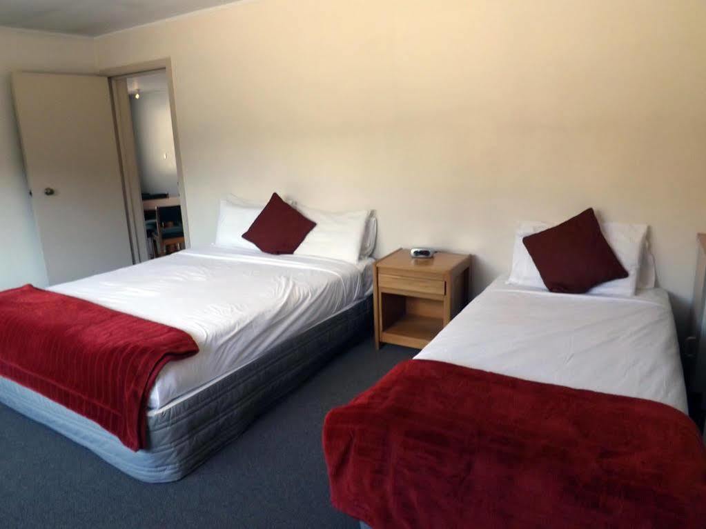 Karaka Tree Motel Таупо Экстерьер фото