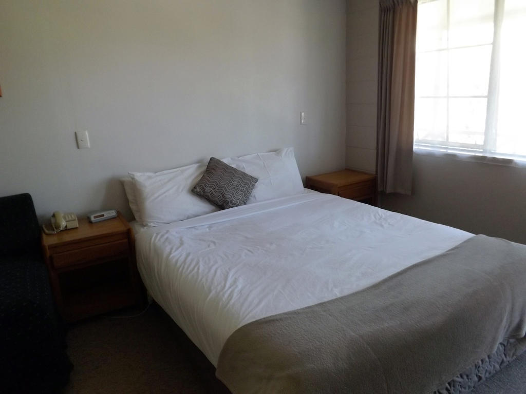 Karaka Tree Motel Таупо Экстерьер фото